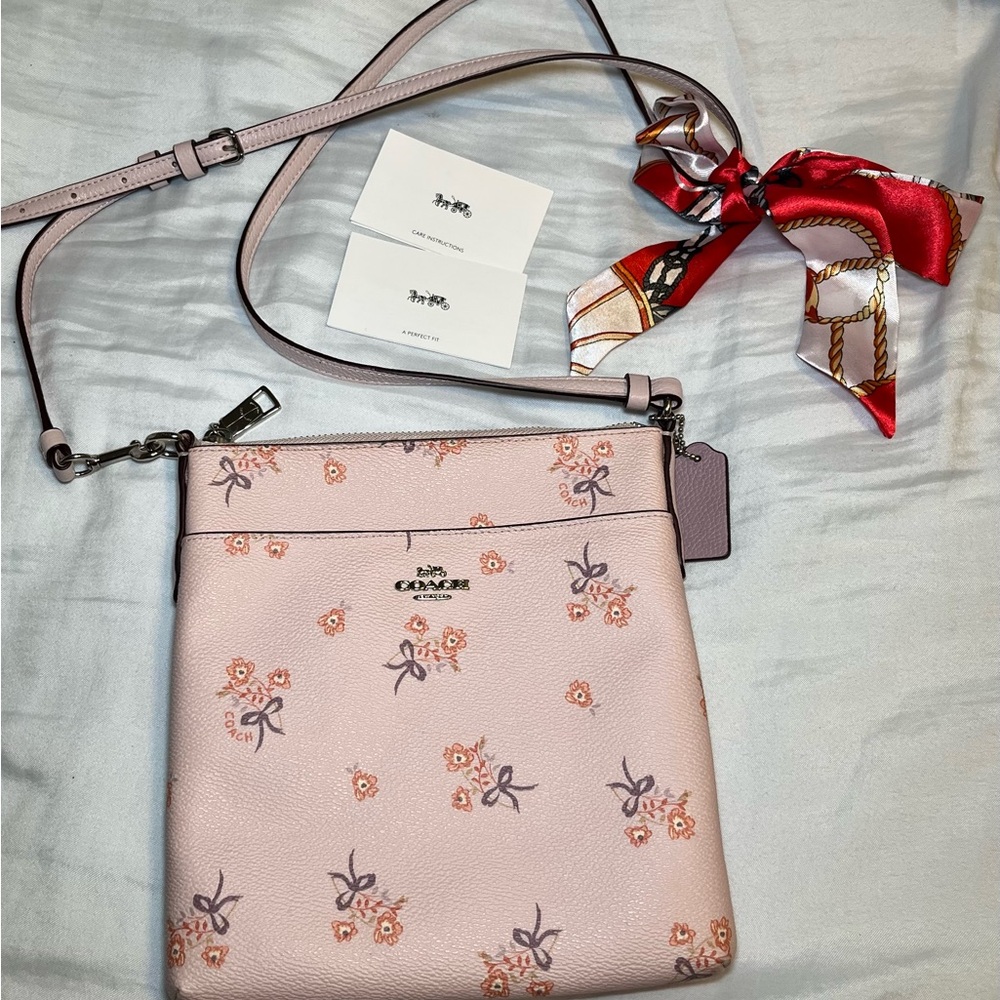 Coach Kitt Messenger Crossbody Bag - Picture 4 of 13